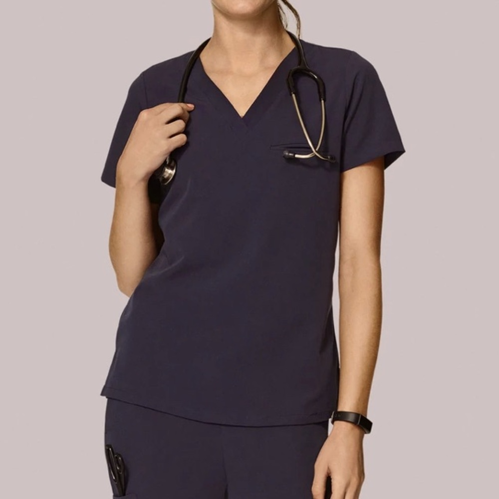 Mandala 1 pocket scrub top - size medium - color pewter - NWT